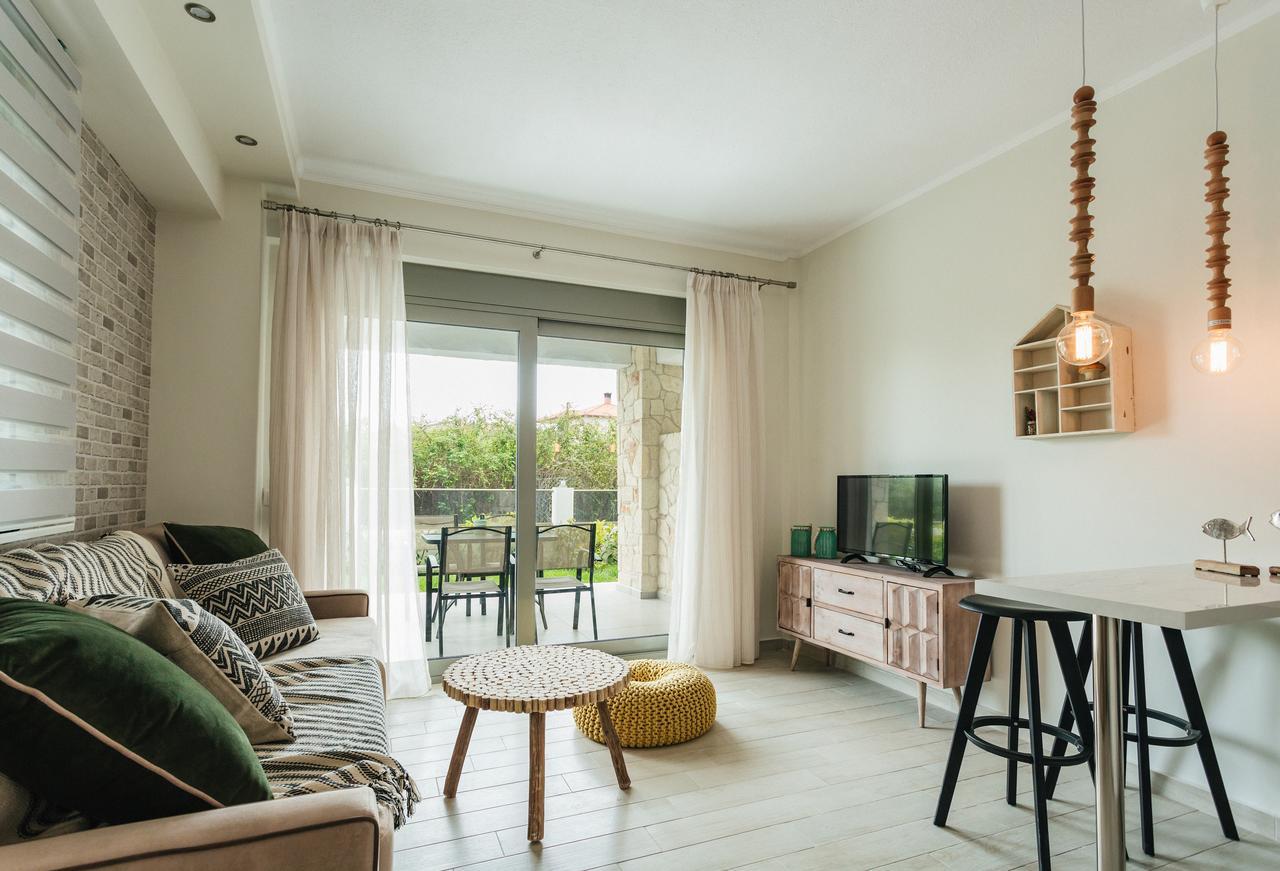 Enastron Appartement Pefkochori Buitenkant foto