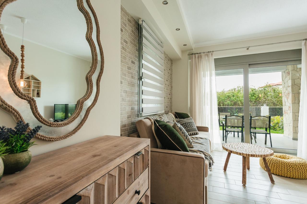 Enastron Appartement Pefkochori Buitenkant foto